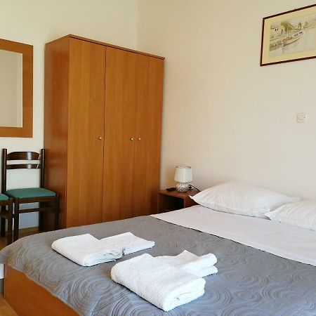 Apartmani Rija 3 Pag Town Exterior photo