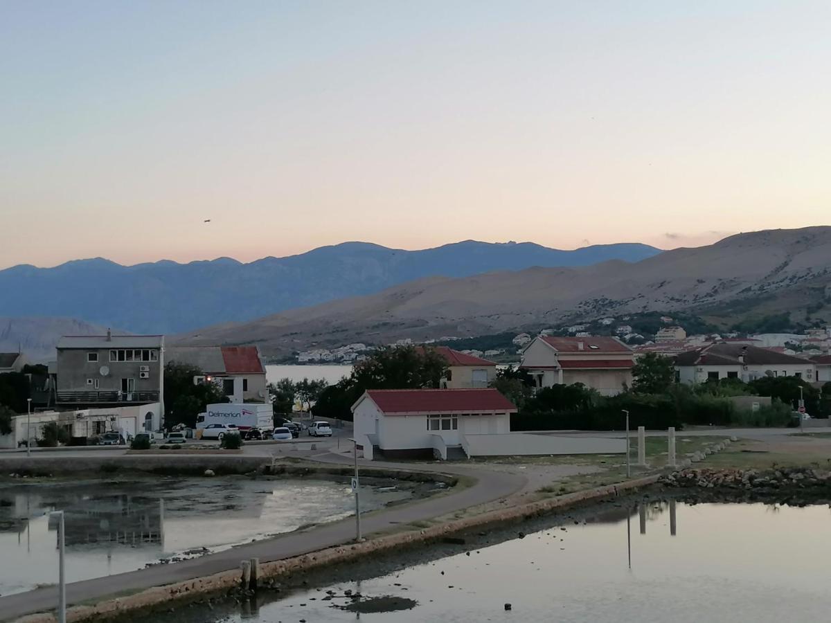 Apartmani Rija 3 Pag Town Exterior photo